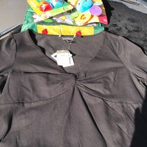 NWT BabyStyle Black Long Sleeves Tee Twist Front Bodice Maternity Lycra V-Neck L